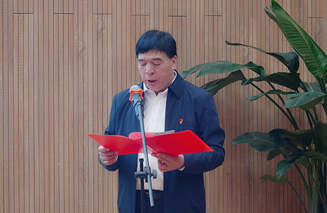 1.张百和主持.jpg