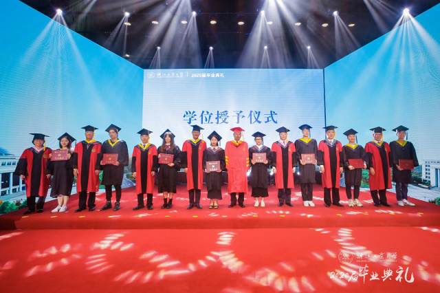 10学位授予仪式（本科生）.jpg