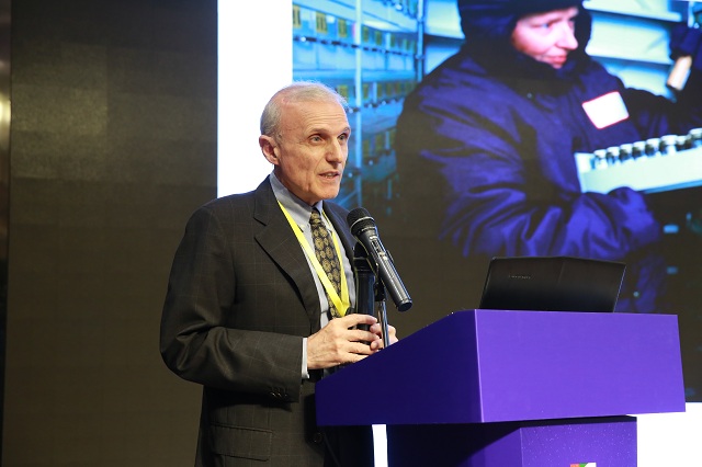 意大利皮埃蒙特东方大学Giovanni B. Appendino教授作大会报告.jpg